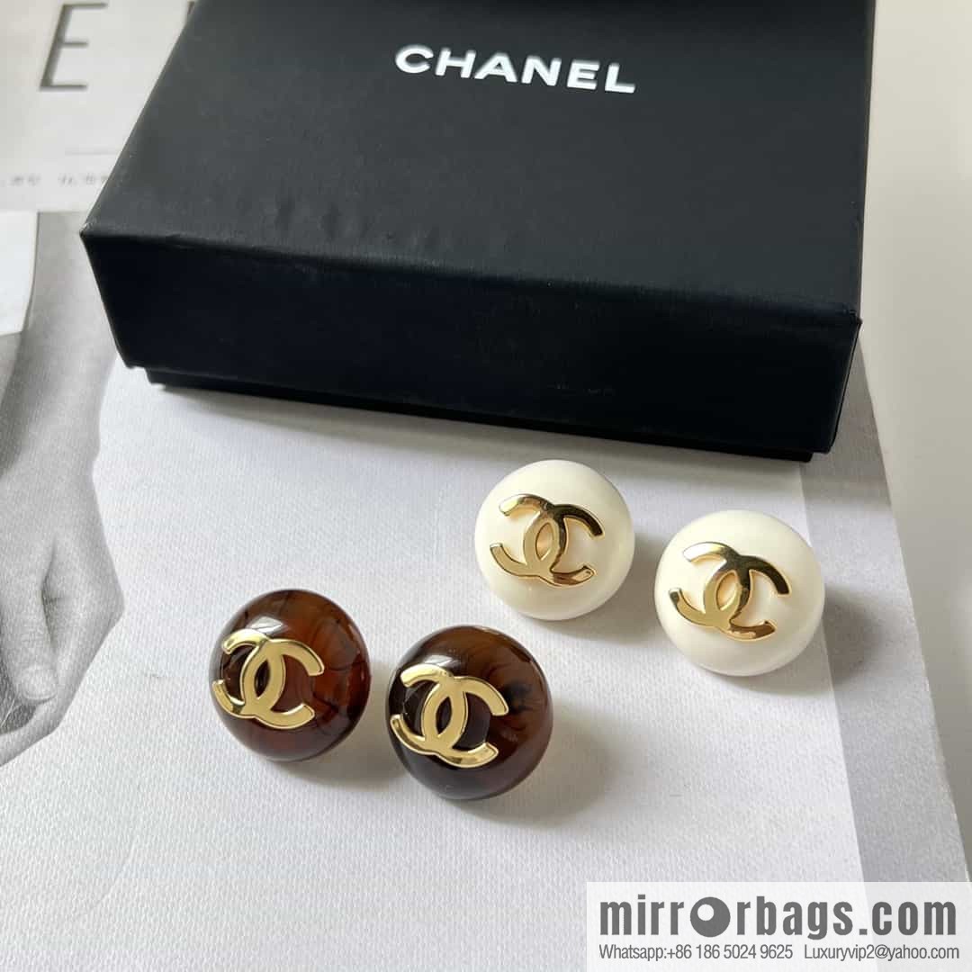 New ☑️ Chanel c1 round double c stud earrings