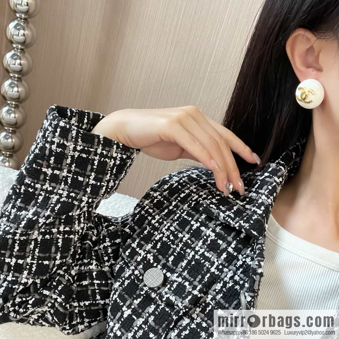 New ☑️ Chanel c1 round double c stud earrings