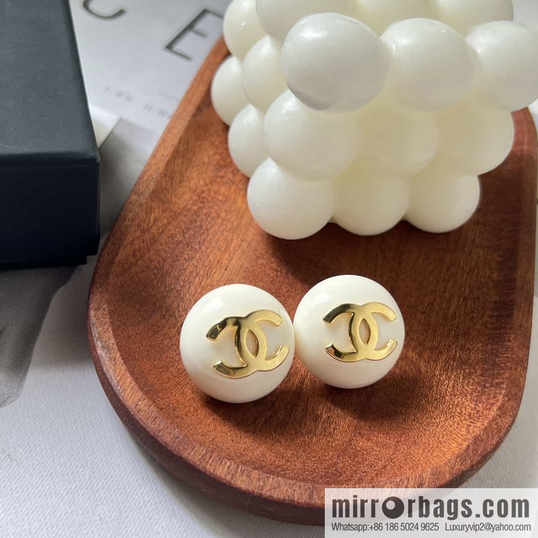 New ☑️ Chanel c1 round double c stud earrings