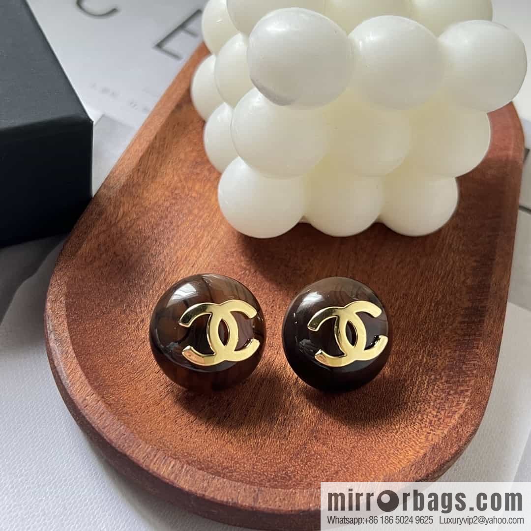 New ☑️ Chanel c1 round double c stud earrings