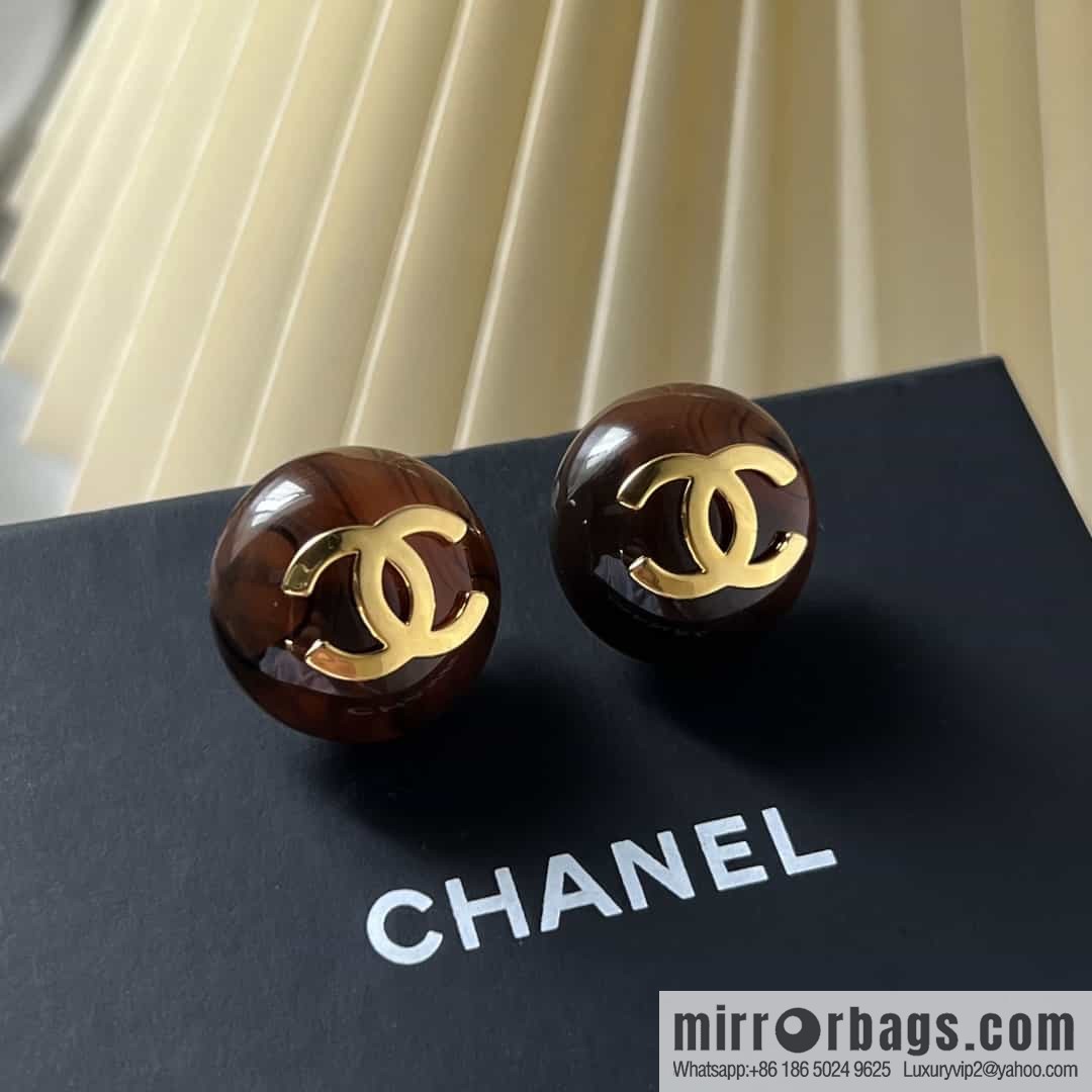 New ☑️ Chanel c1 round double c stud earrings