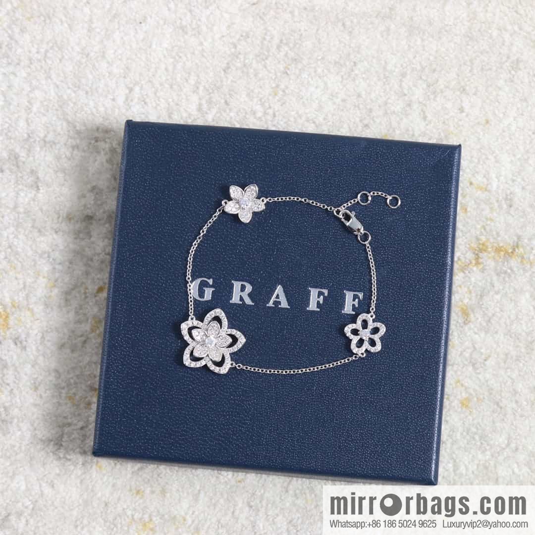 GRAFF Triple flower bracelet
