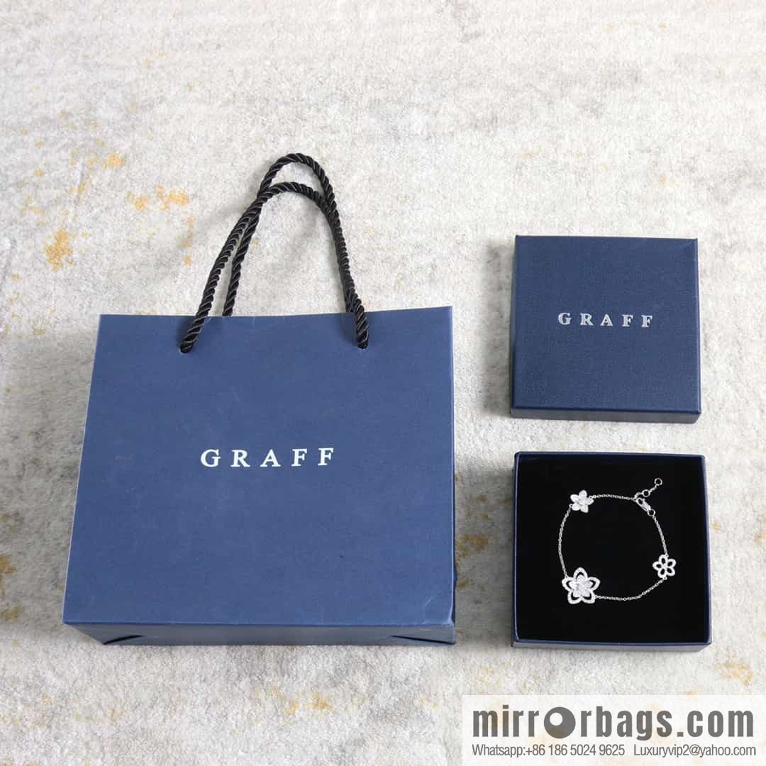 GRAFF Triple flower bracelet