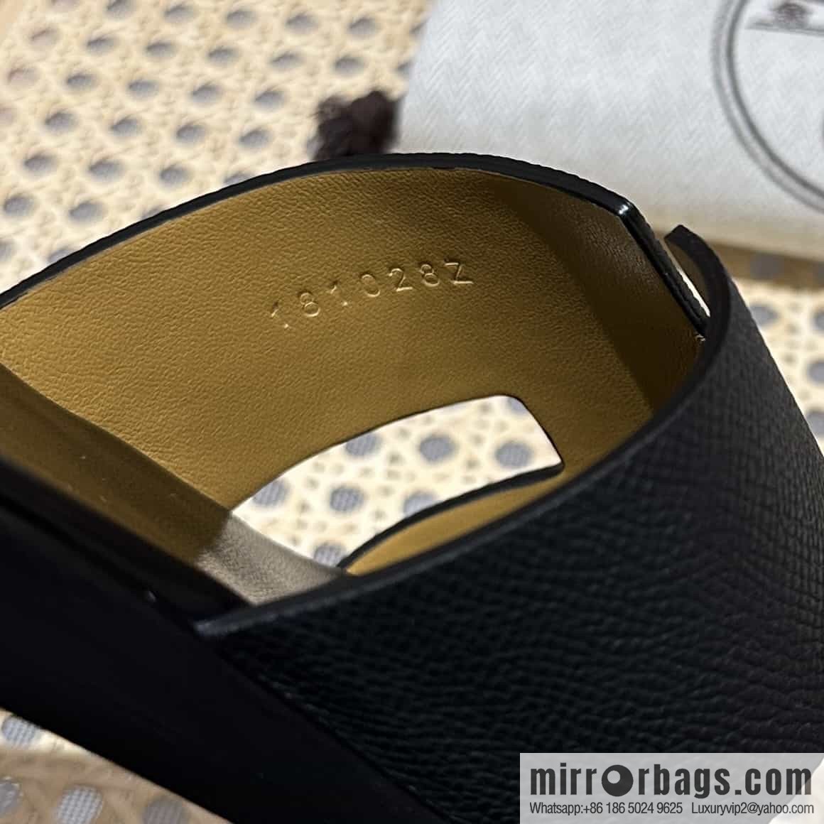 Hermes Hermès Italian imported leather classic men's slippers