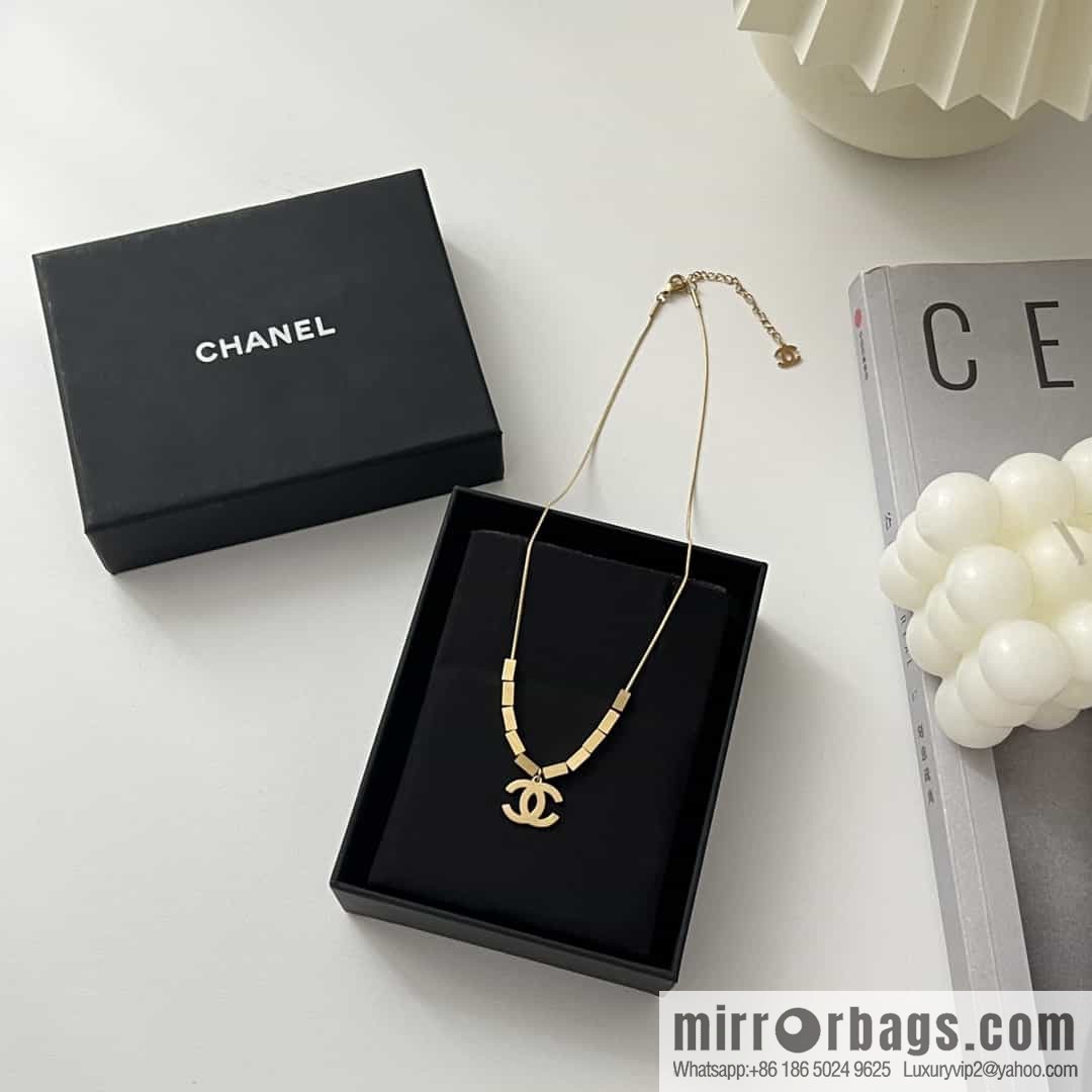 New ☑️ Chanel gold double c square necklace