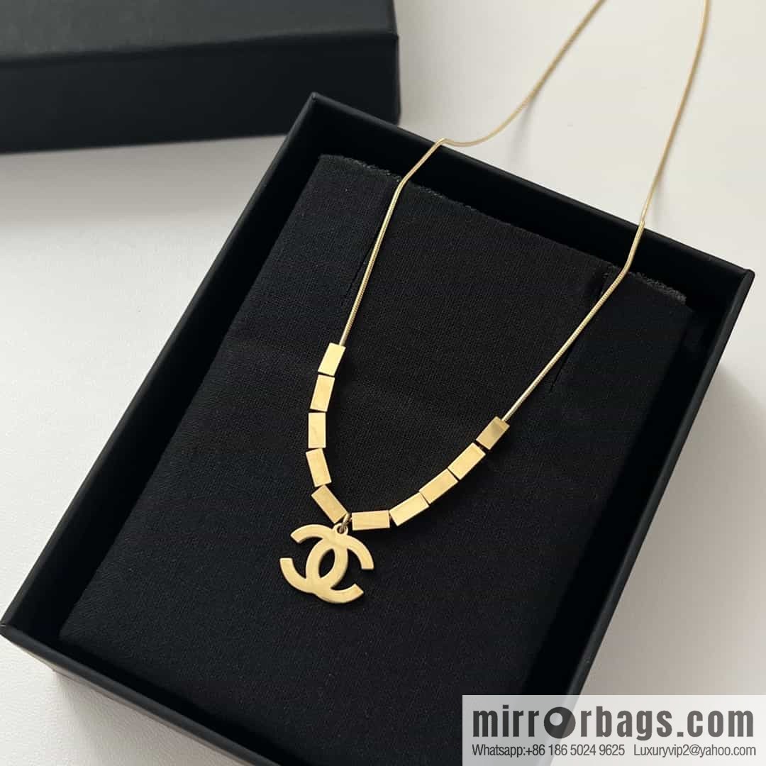 New ☑️ Chanel gold double c square necklace