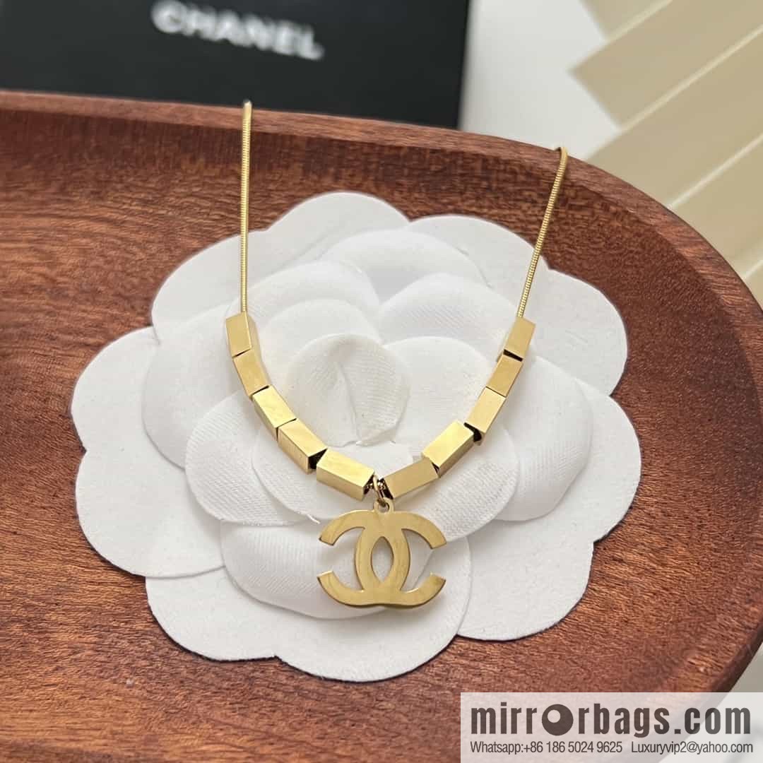 New ☑️ Chanel gold double c square necklace