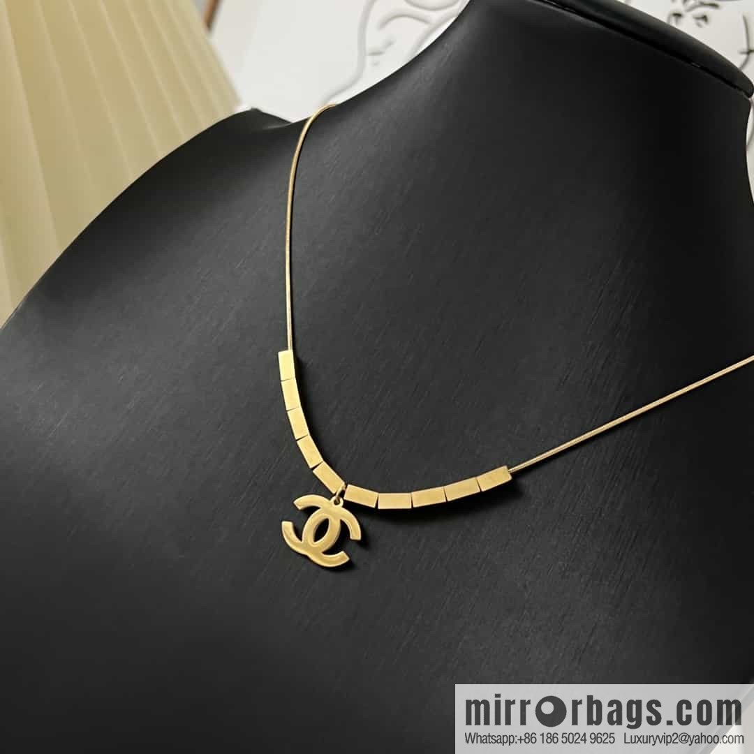 New ☑️ Chanel gold double c square necklace