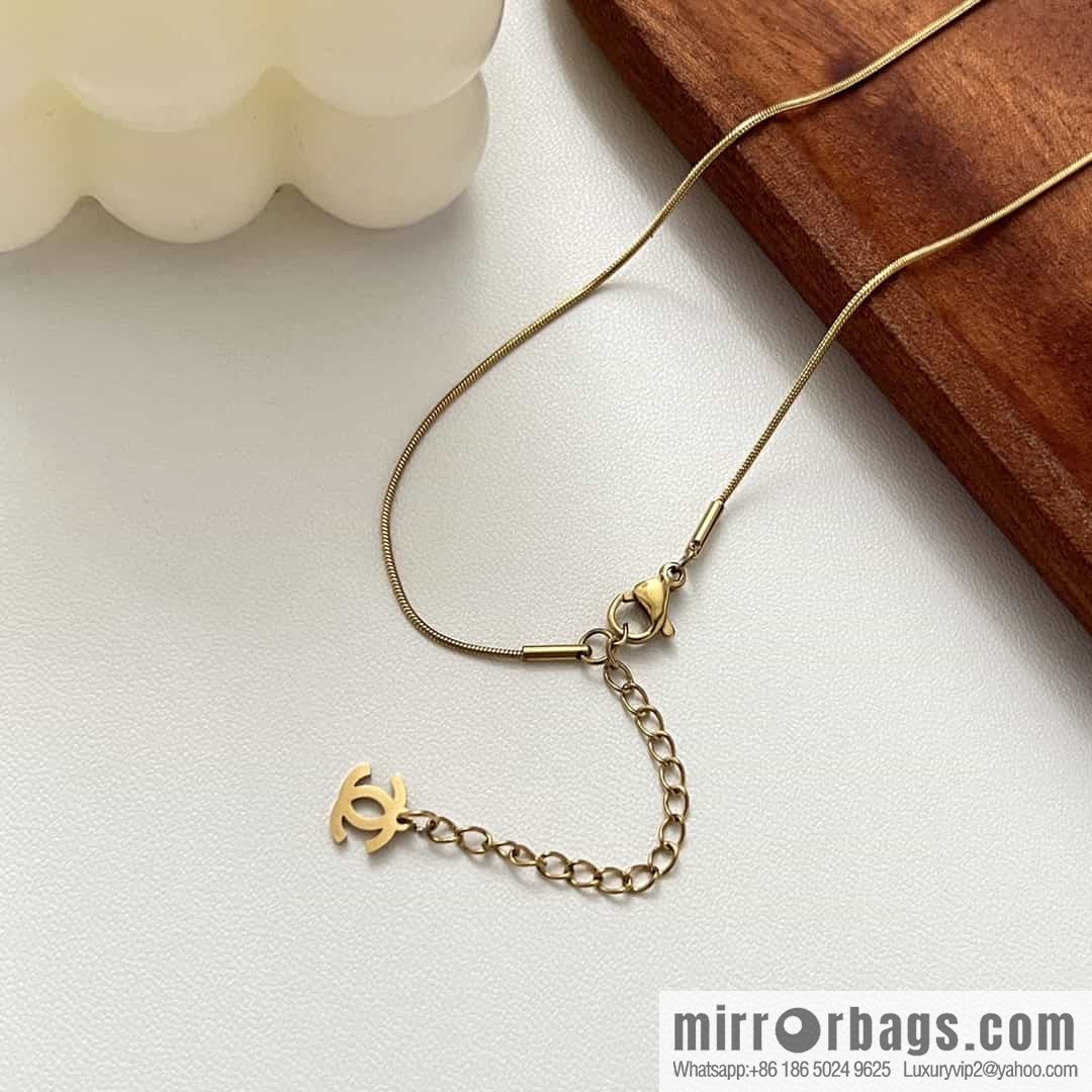 New ☑️ Chanel gold double c square necklace