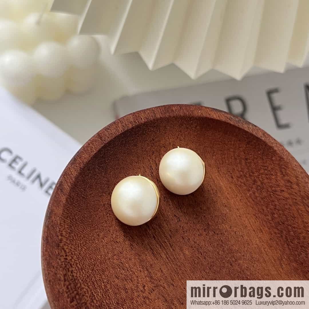 New Celine round pearl stud earrings