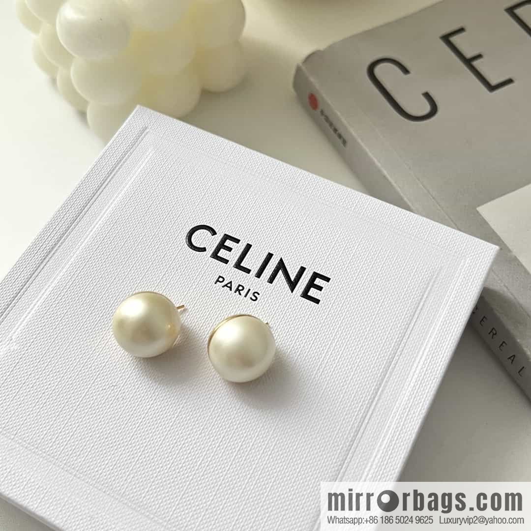 New Celine round pearl stud earrings