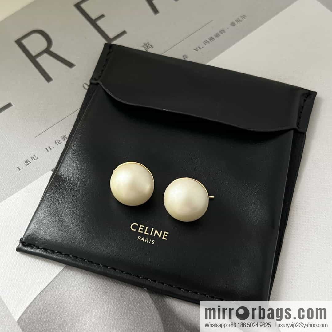 New Celine round pearl stud earrings