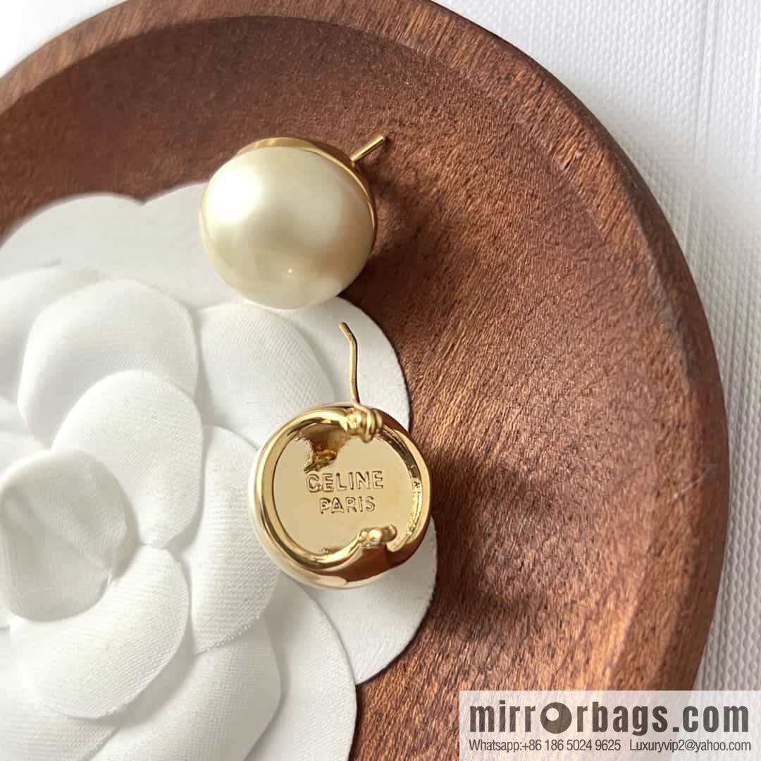New Celine round pearl stud earrings