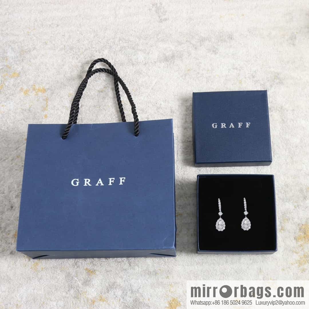 GRAFF Droplet-shaped full diamond earrings