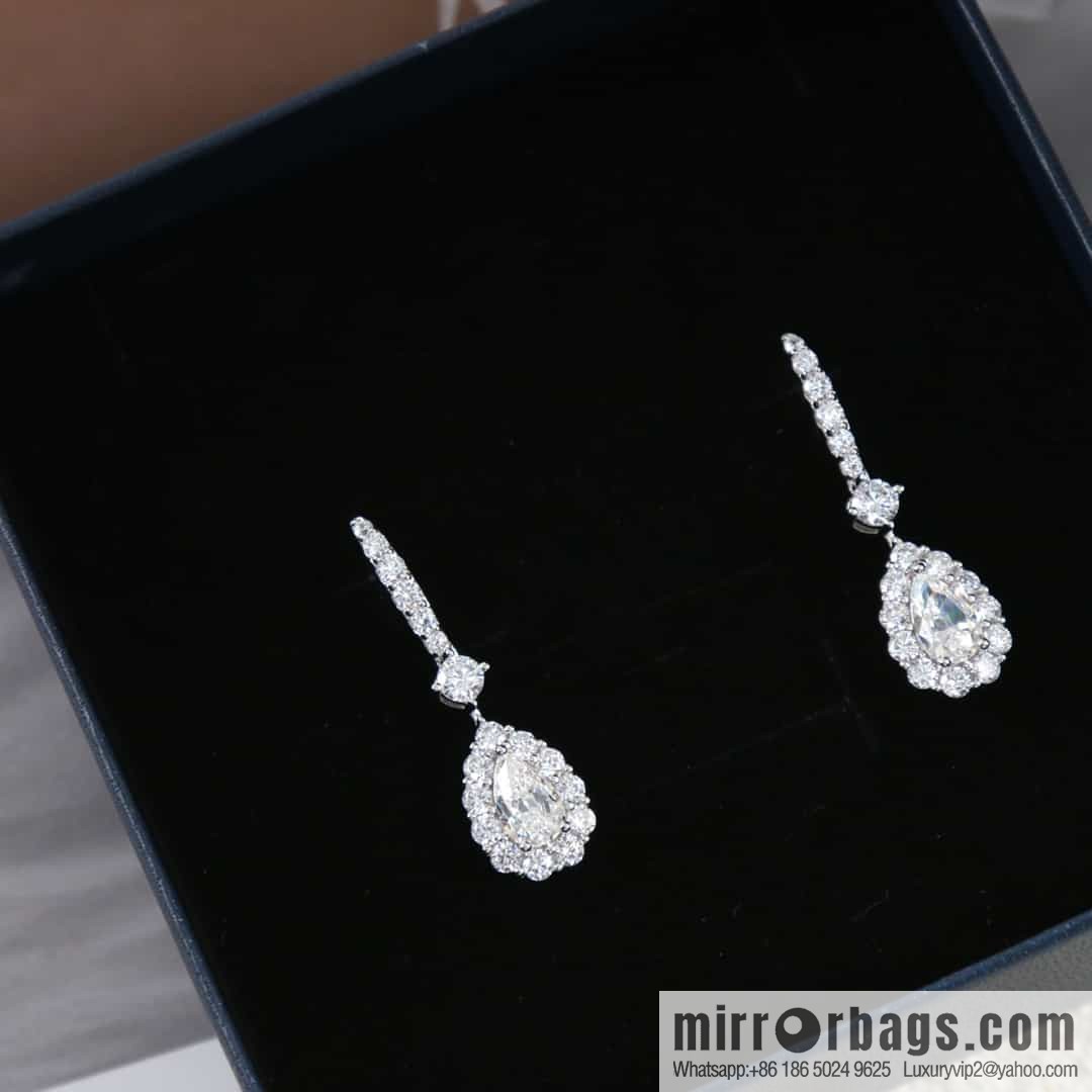 GRAFF Droplet-shaped full diamond earrings