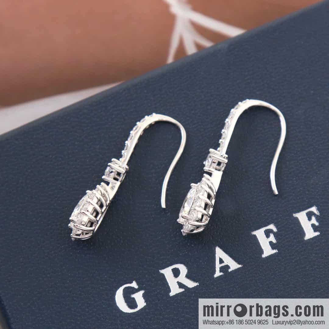 GRAFF Droplet-shaped full diamond earrings