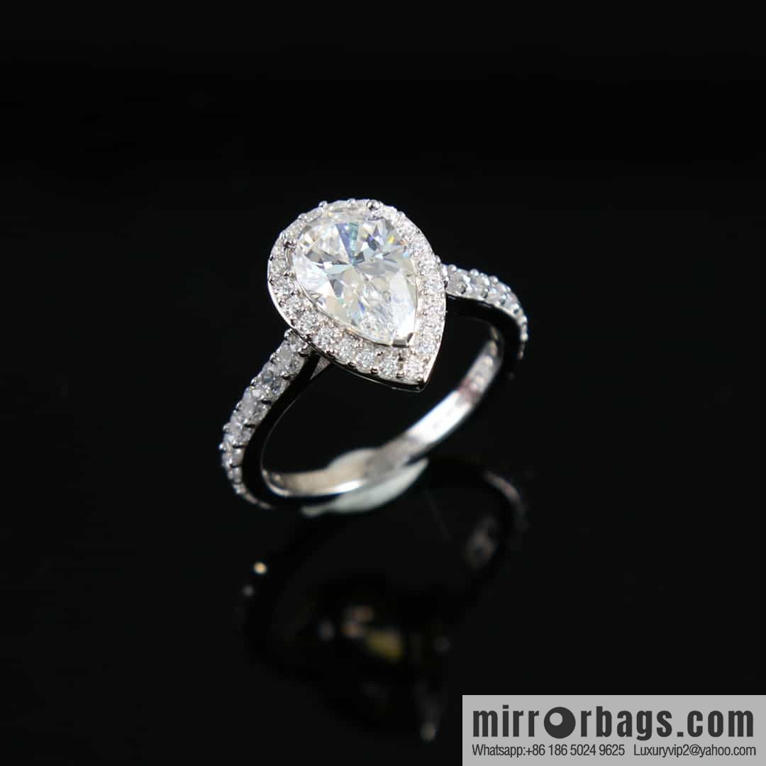 GRAFF Droplet-shaped full diamond ring