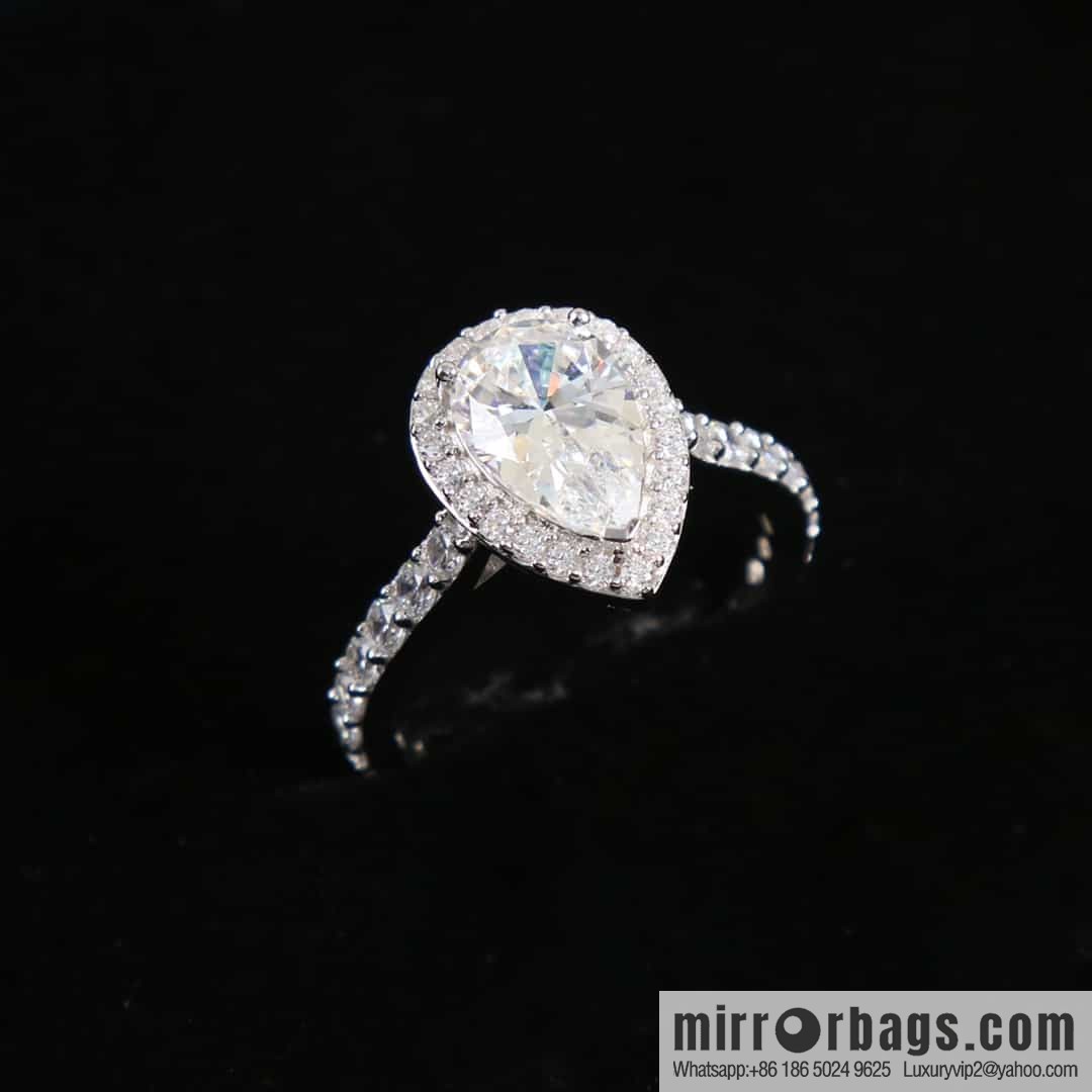 GRAFF Droplet-shaped full diamond ring