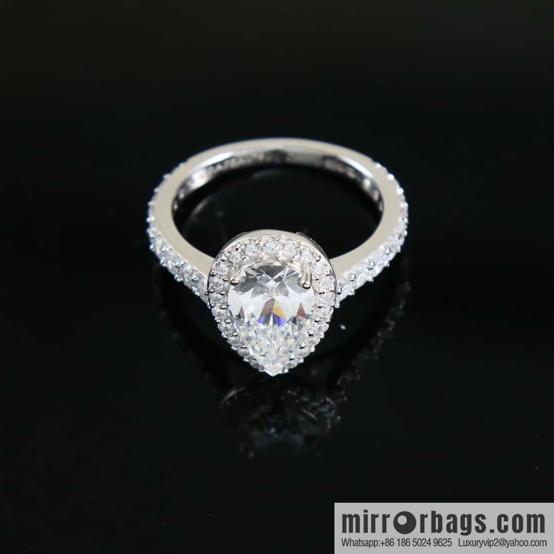 GRAFF Droplet-shaped full diamond ring