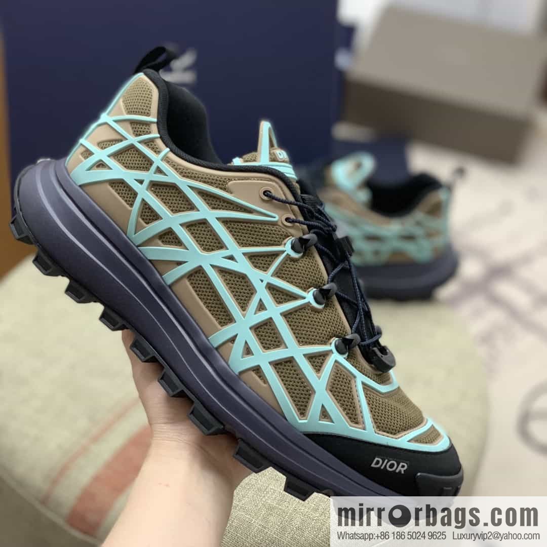 Dior makes new men's B31 sports and leisure shoes with khaki mesh fabric