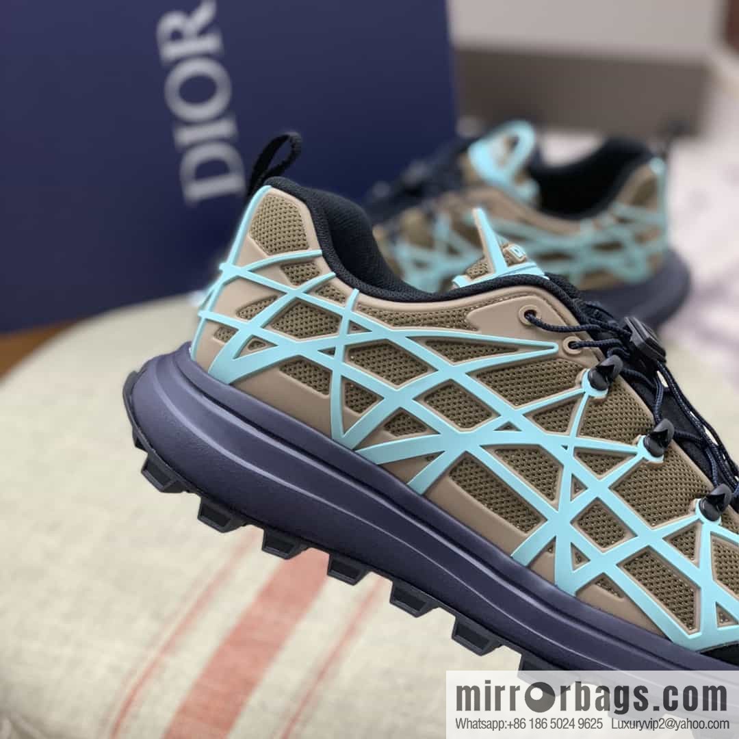Dior makes new men's B31 sports and leisure shoes with khaki mesh fabric
