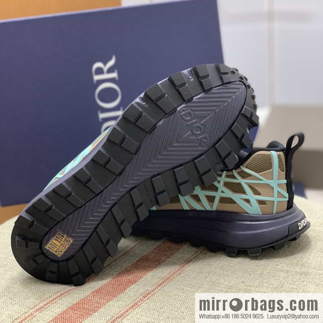 Dior makes new men's B31 sports and leisure shoes with khaki mesh fabric