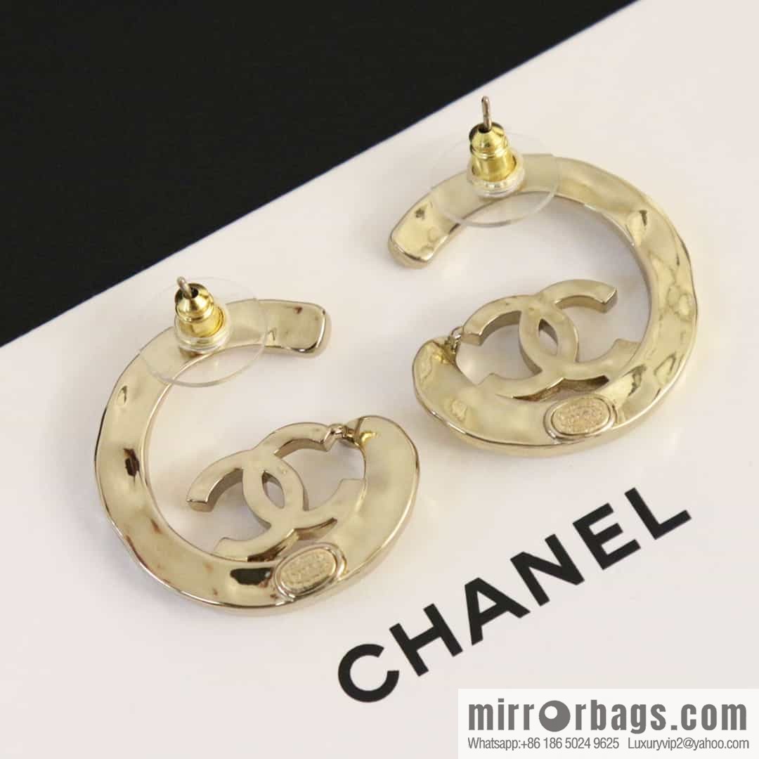 New ☑️ Chanel C1 double c semi-round stud earrings