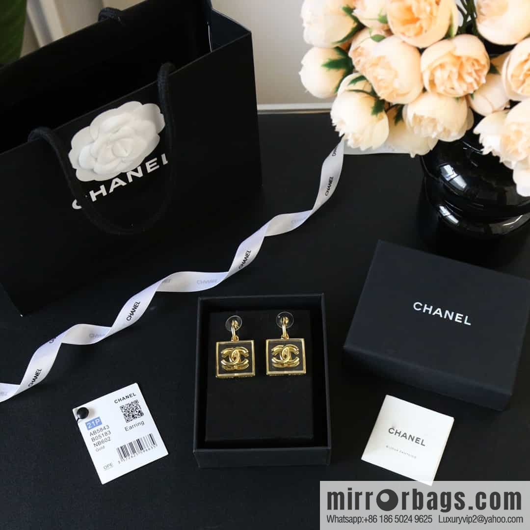 New ☑️ Chanel C2 double c square acrylic stud earrings