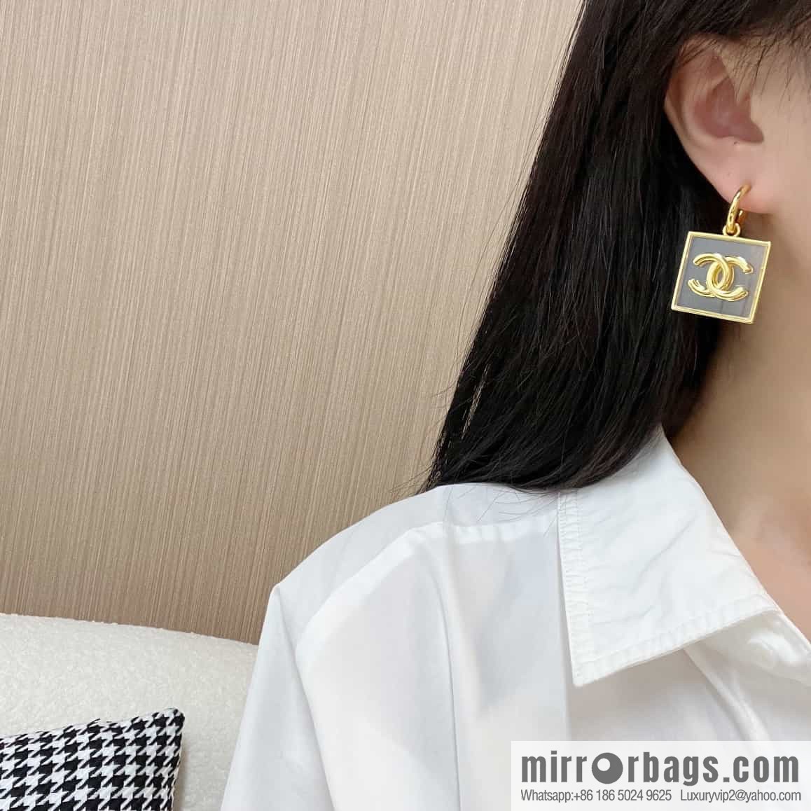 New ☑️ Chanel C2 double c square acrylic stud earrings