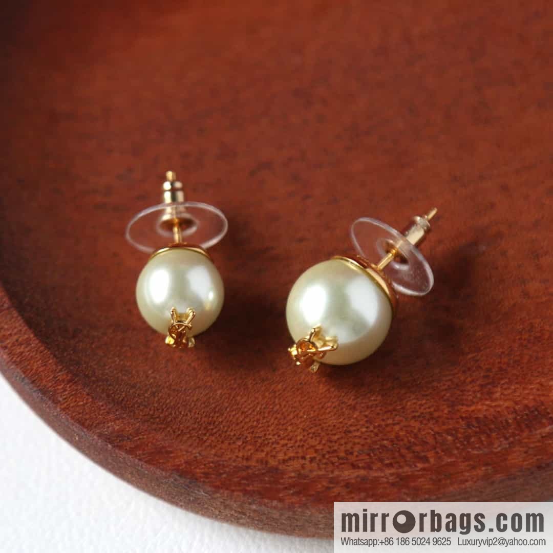 Saint Laurent YSL size pearl stud earrings