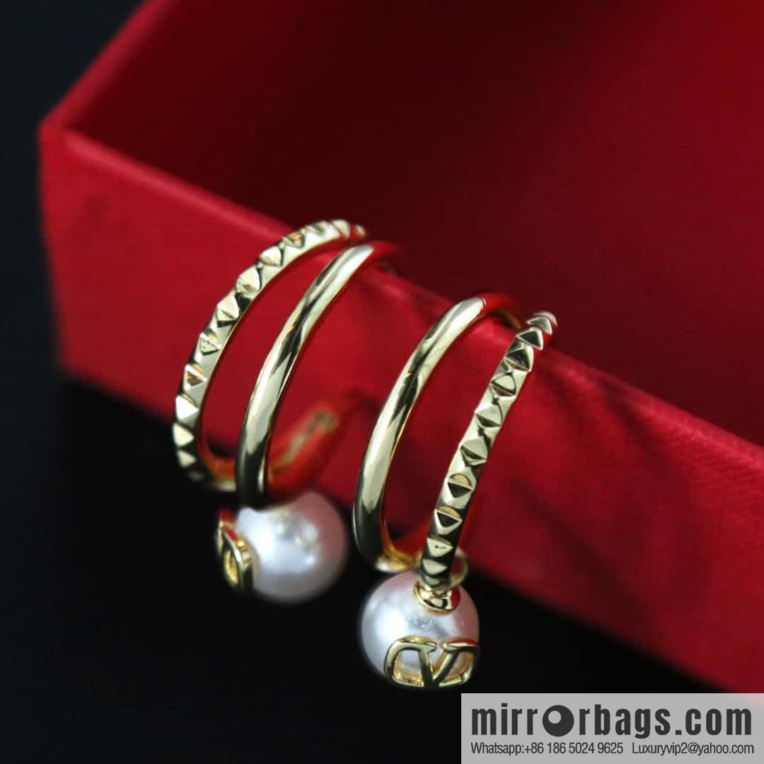 New ☑️ Valentino gold pearl earrings