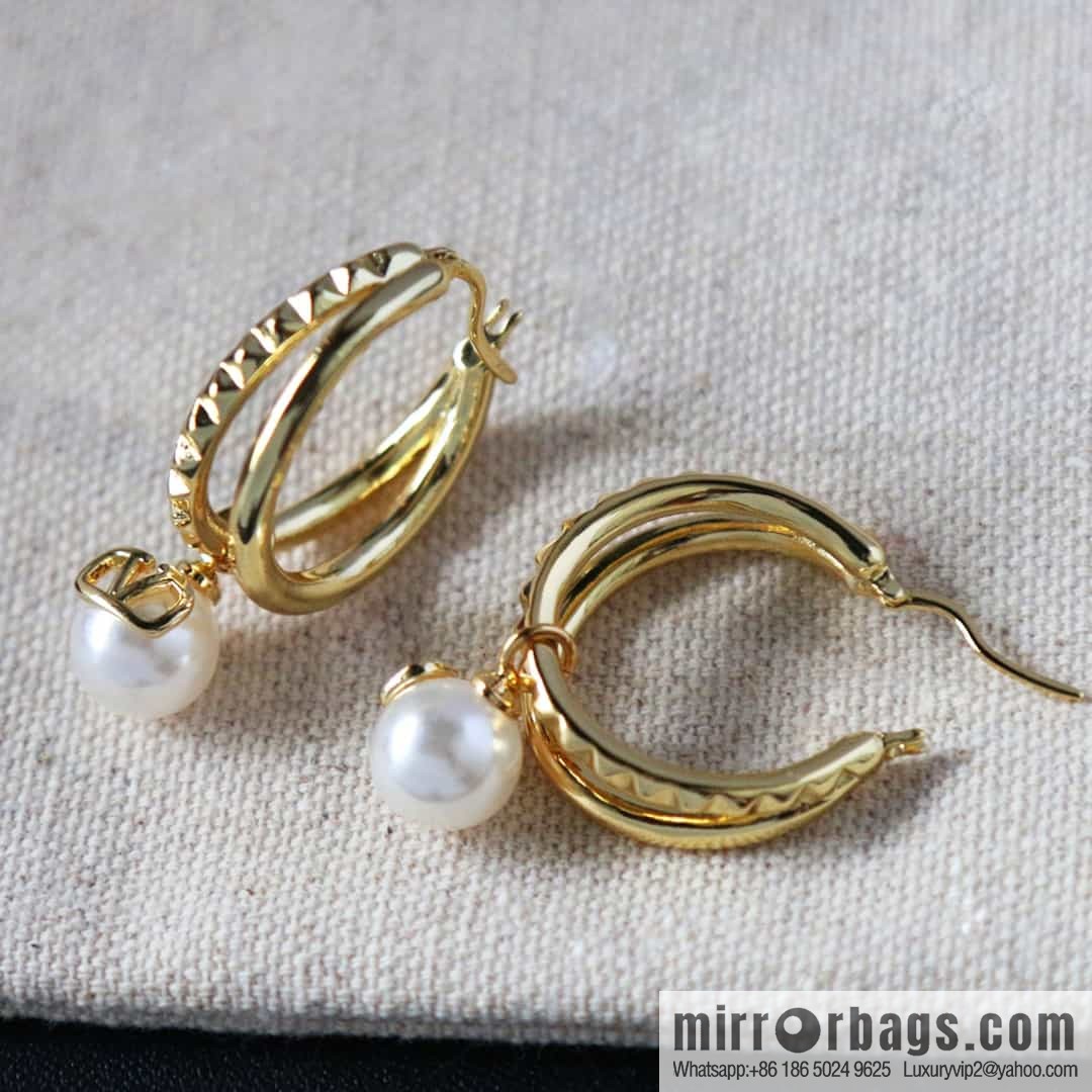New ☑️ Valentino gold pearl earrings
