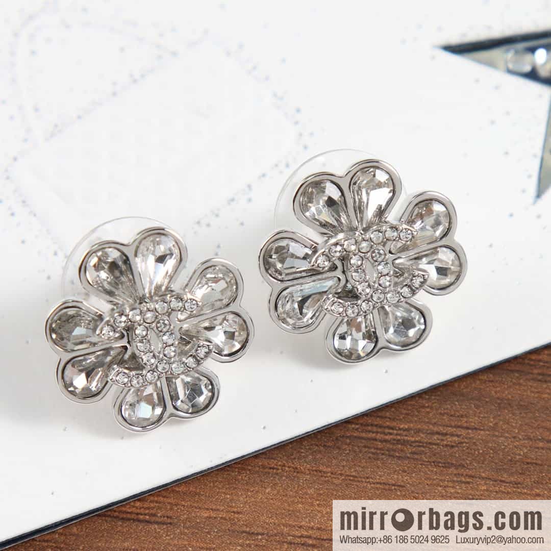 New ☑️ Chanel C1 double c full diamond four-leaf clover earrings