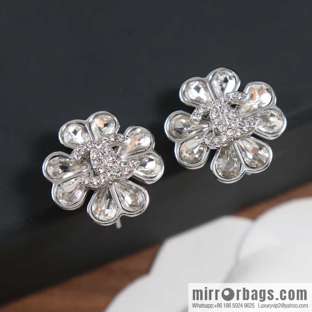 New ☑️ Chanel C1 double c full diamond four-leaf clover earrings