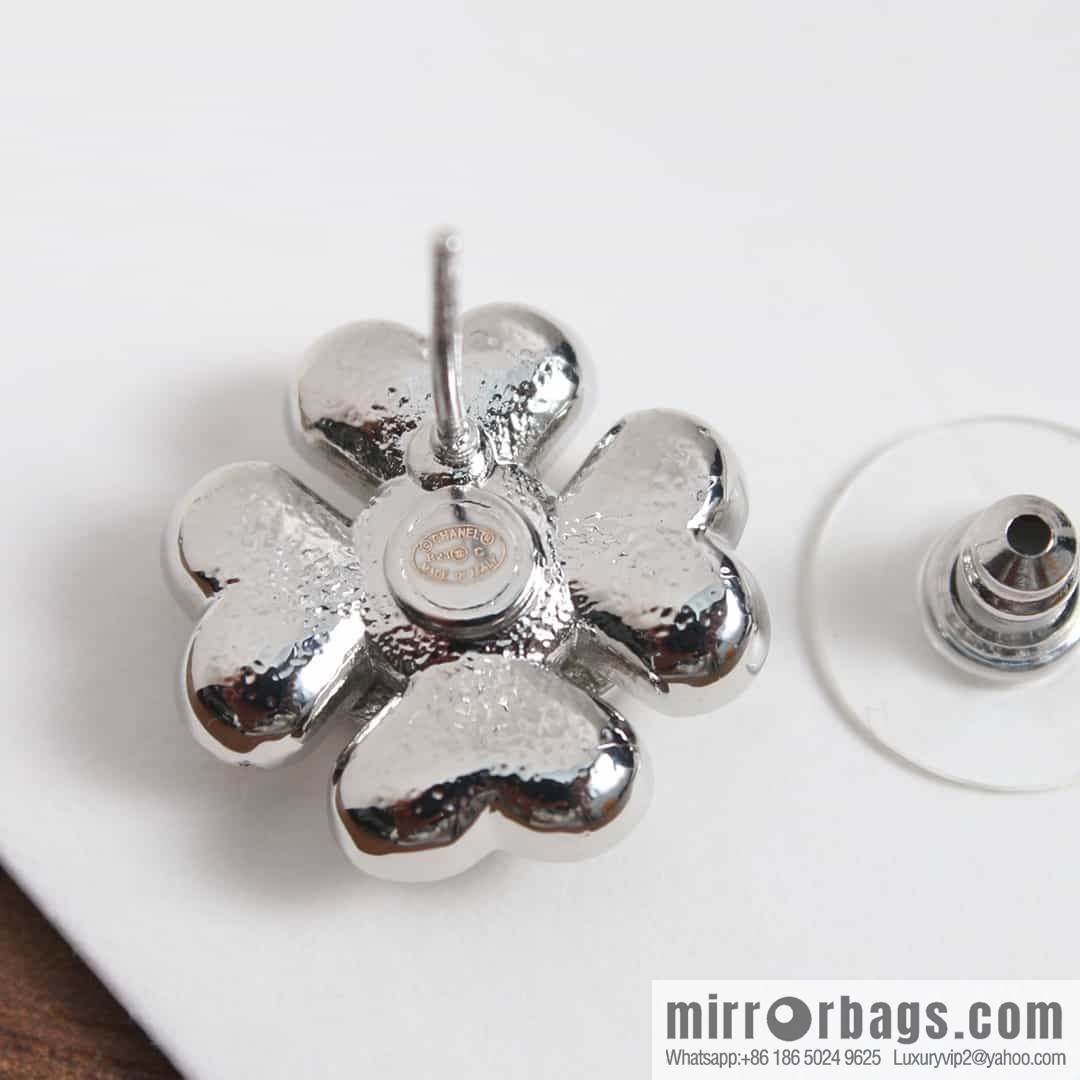 New ☑️ Chanel C1 double c full diamond four-leaf clover earrings
