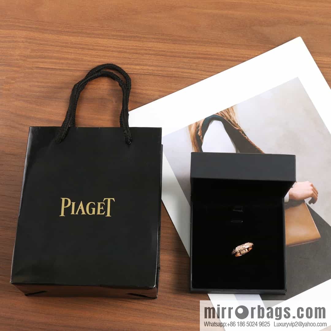 Piaget series palace totem ring