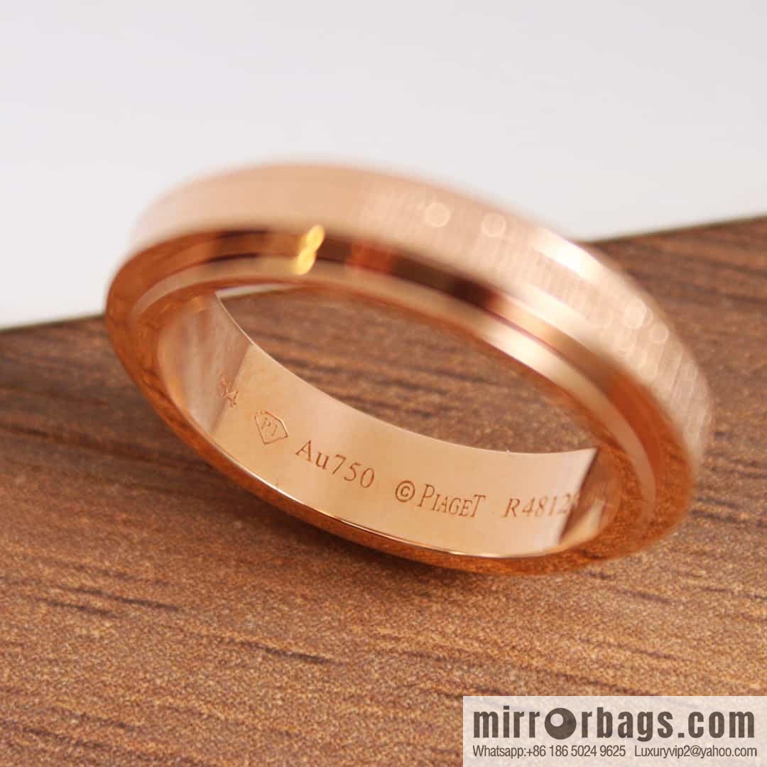 Piaget series palace totem ring