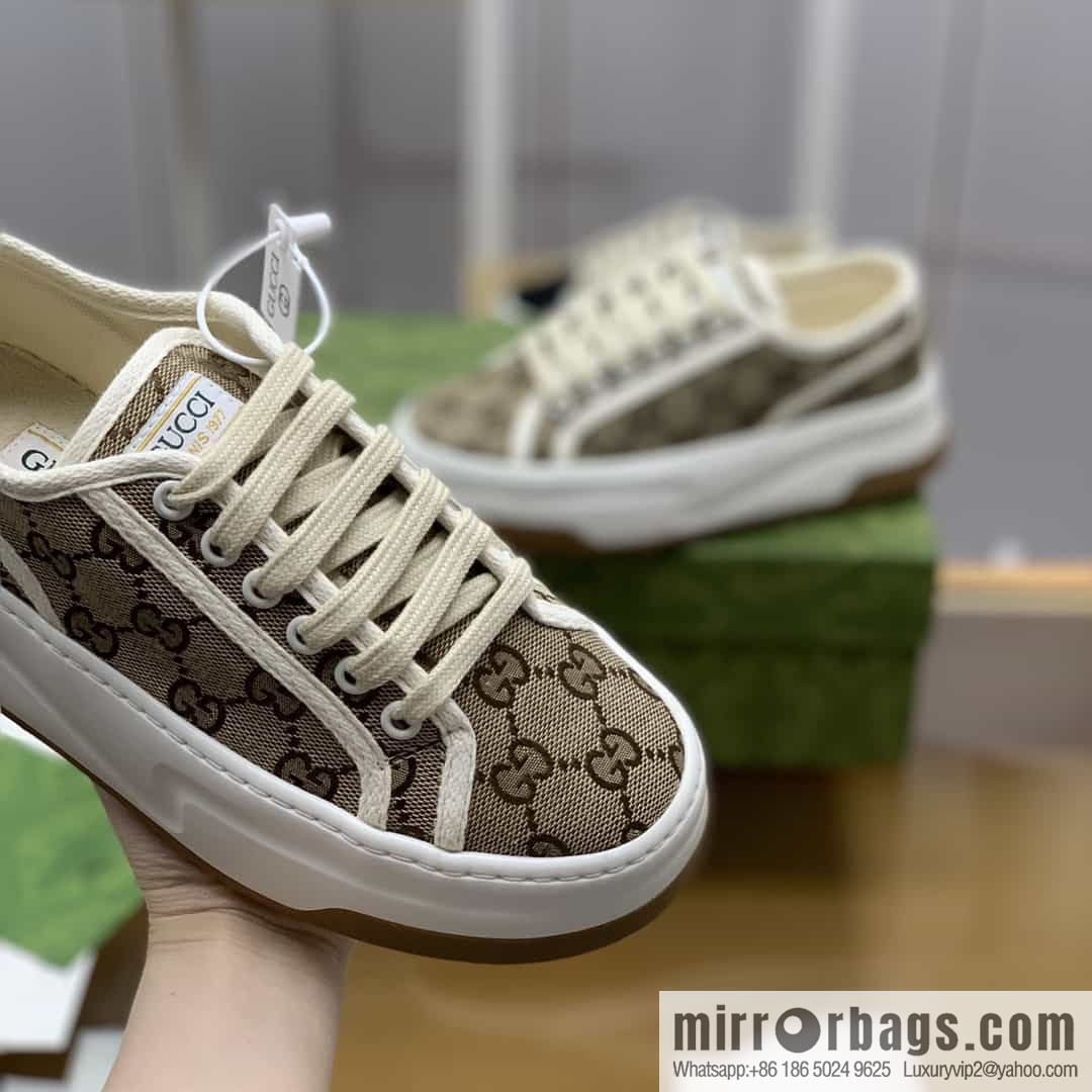 Gucci Gucci uses apricot classic GG canvas to make women's sports and leisure platform shoes