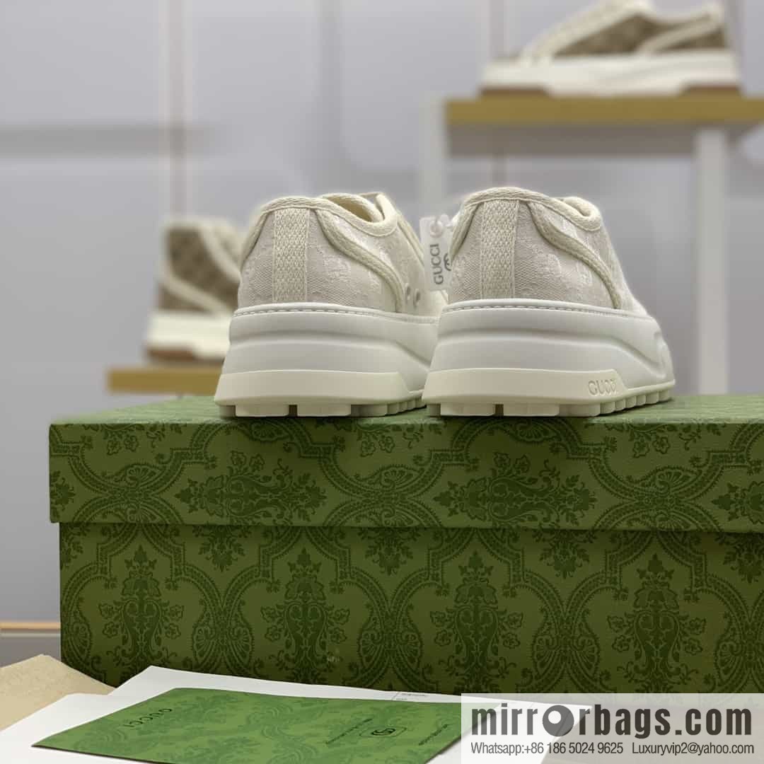 Gucci Gucci uses beige classic GG canvas to make women's sports and leisure platform shoes