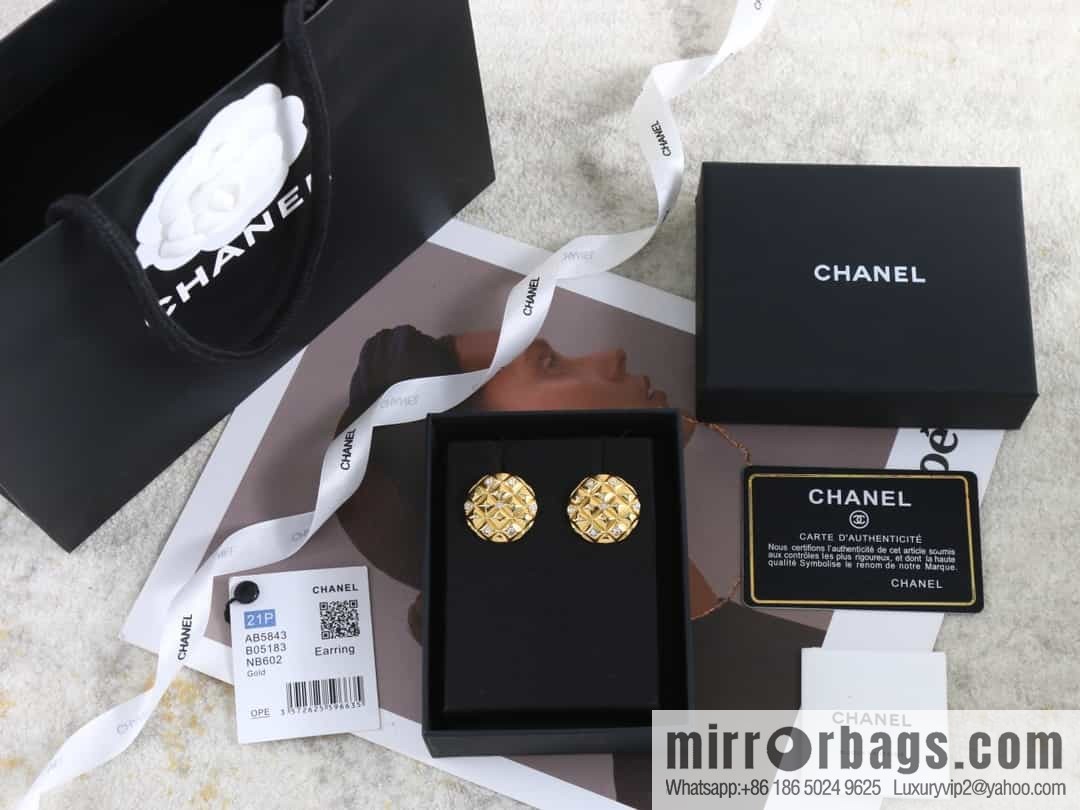 New ☑️ Chanel medieval series gold rhombus round earrings