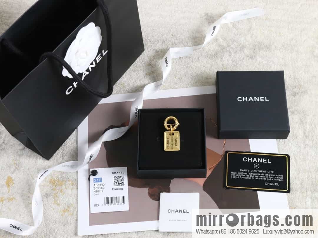 New ☑️ Chanel medieval series gold brand letter brooch