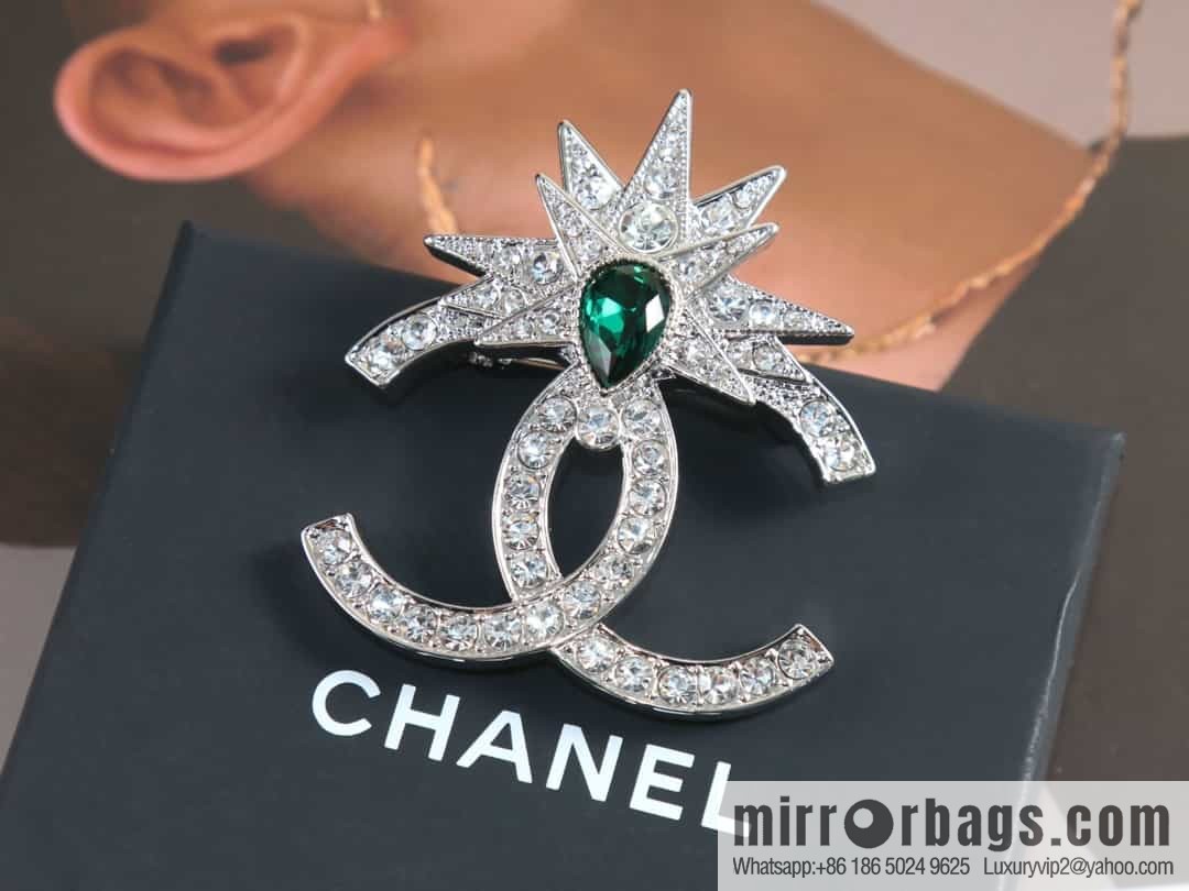 New ☑️ Chanel Double C Emerald Full Diamond Double C Brooch