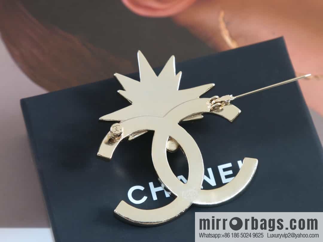 New ☑️ Chanel Double C Full Diamond Double C Brooch