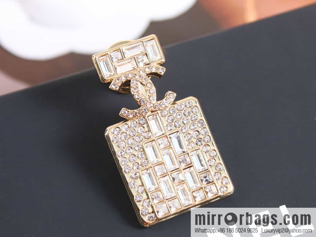 New ☑️ Chanel double c full diamond perfume bottle brooch