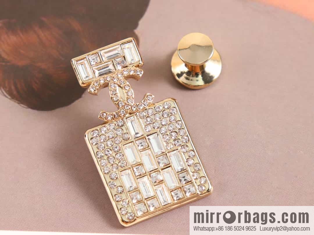 New ☑️ Chanel double c full diamond perfume bottle brooch