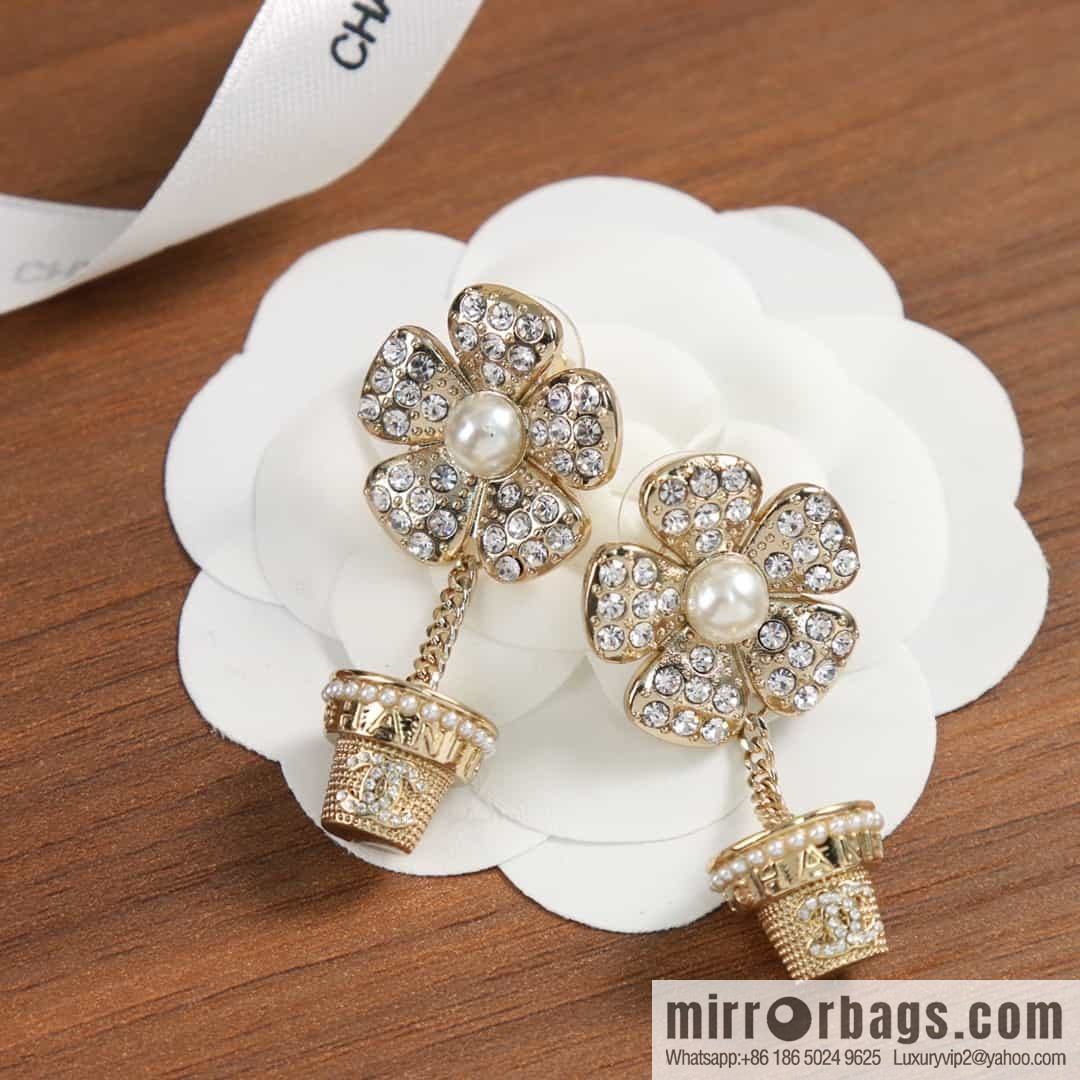 New ☑️ Chanel C1 double c full diamond flower pot stud earrings