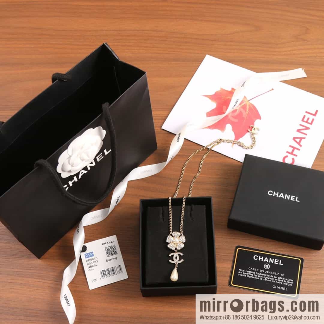 New ☑️ Chanel Full Diamond Double C Flower Pearl Necklace