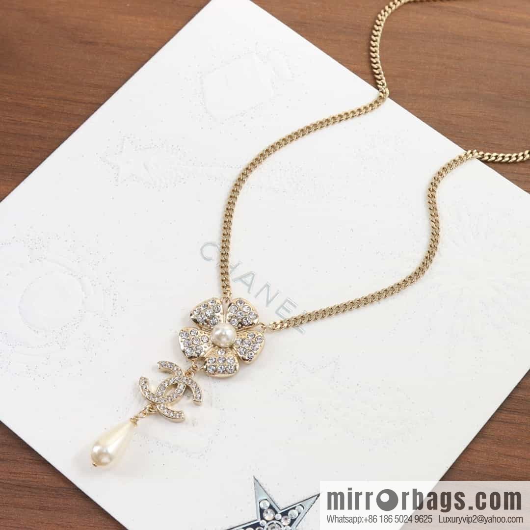 New ☑️ Chanel Full Diamond Double C Flower Pearl Necklace