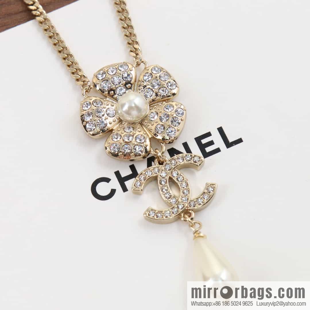 New ☑️ Chanel Full Diamond Double C Flower Pearl Necklace