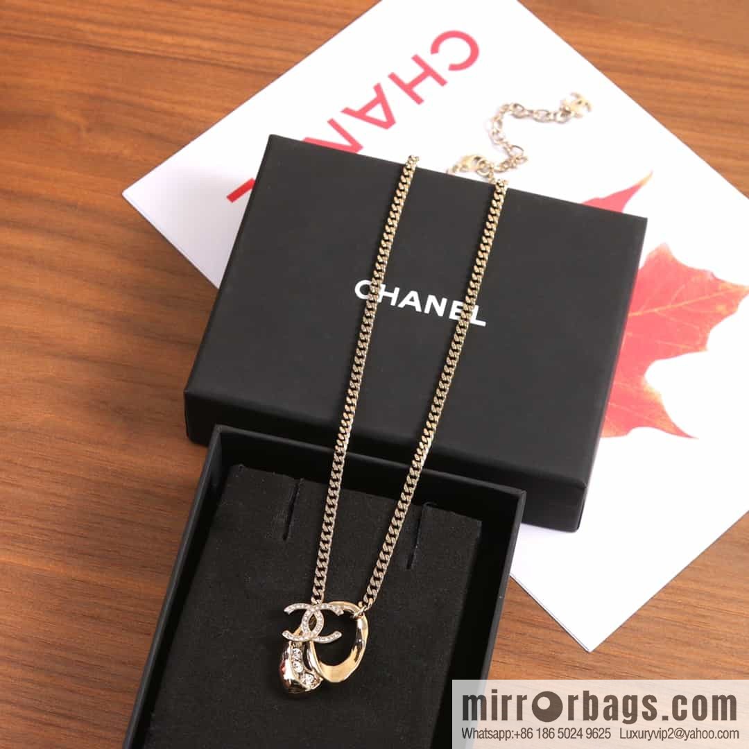 New ☑️ Chanel double c gold oval cut-out necklace